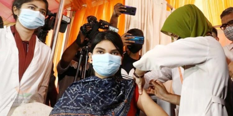 বিশ্ববিদ্যালয় শিক্ষার্থীদের টিকা